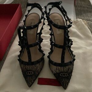Valentino lace rockstuds